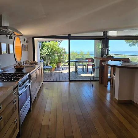 Jeanne Villa Sète